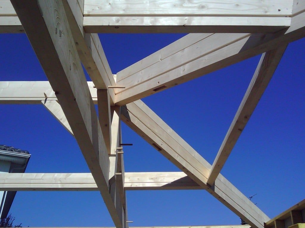 Charpente en bois vue du dessous